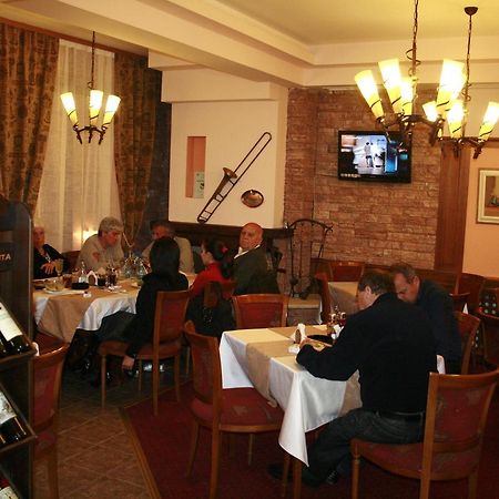 Hotel Nicol Plovdiv Buitenkant foto