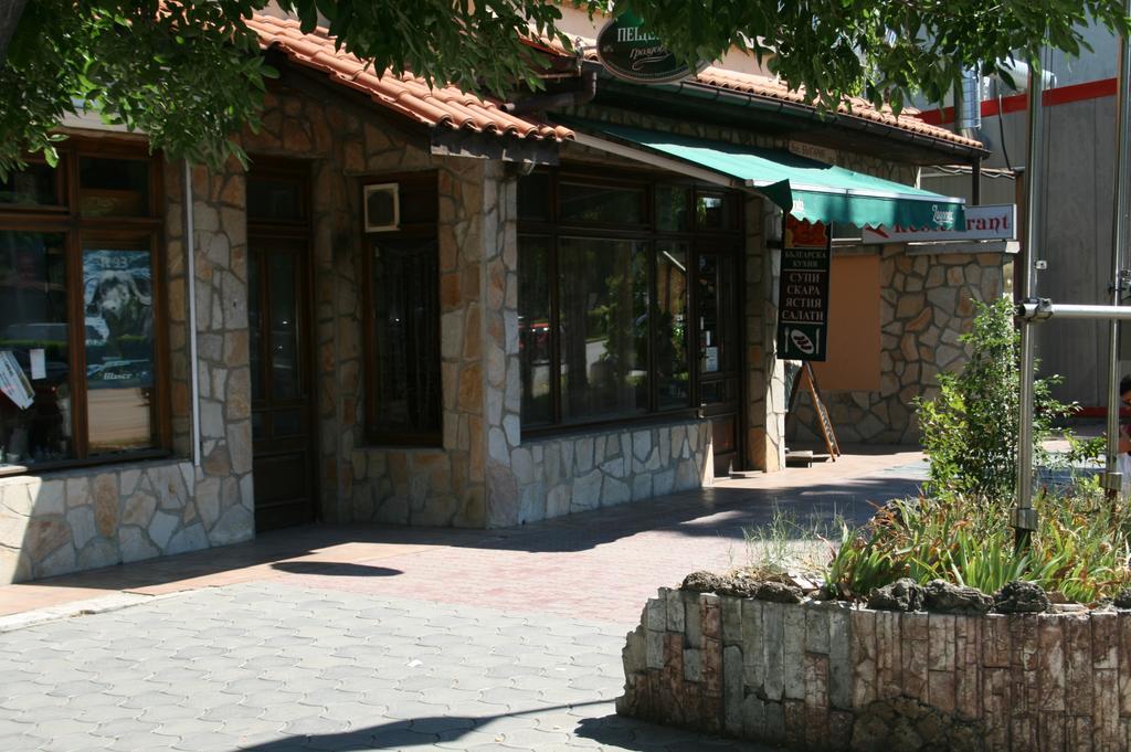 Hotel Nicol Plovdiv Buitenkant foto