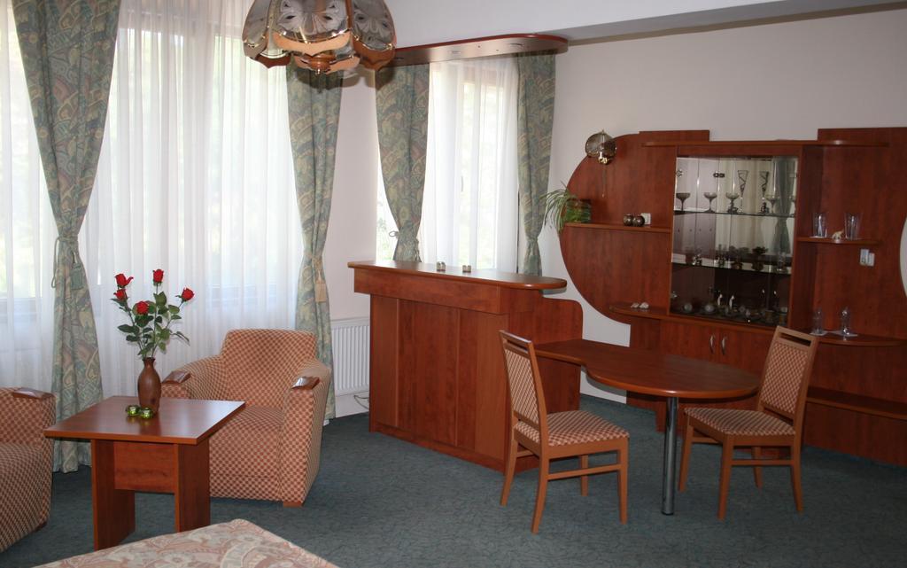 Hotel Nicol Plovdiv Buitenkant foto
