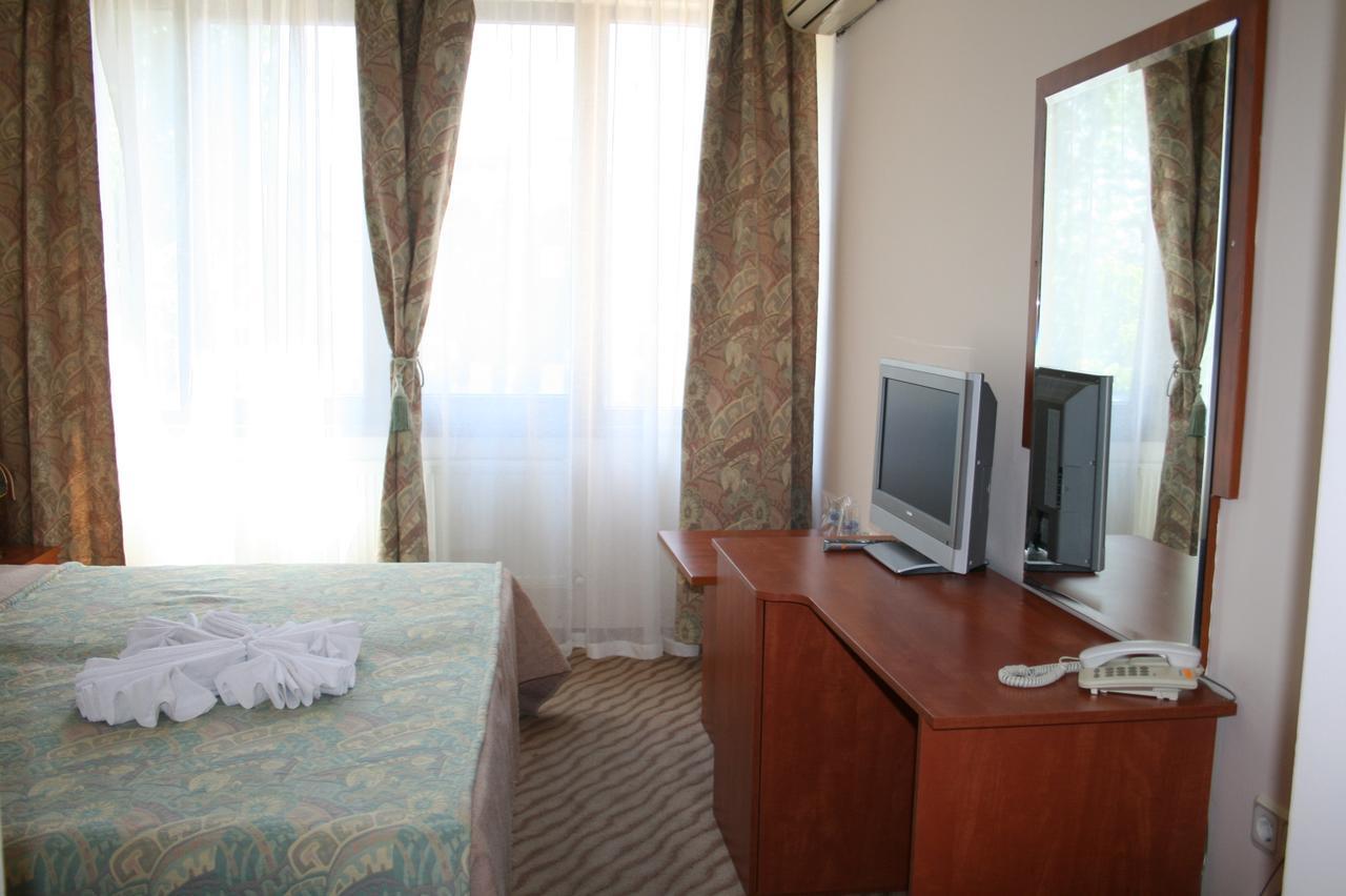 Hotel Nicol Plovdiv Buitenkant foto